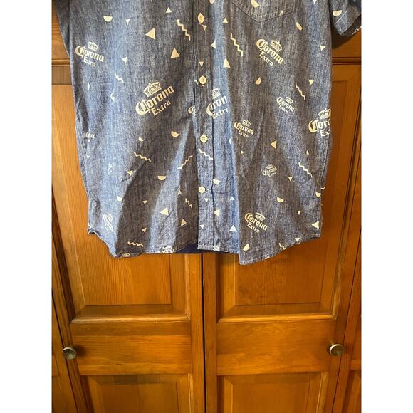 Corona Men's Reverse Print Aloha Button Down Shirt Short Sleeve Blue Size L - Picture 3 of 9